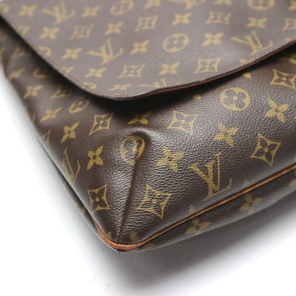 LOUIS VUITTON Brown Monogram Canvas Shoulder Bag - Picture 5 of 16
